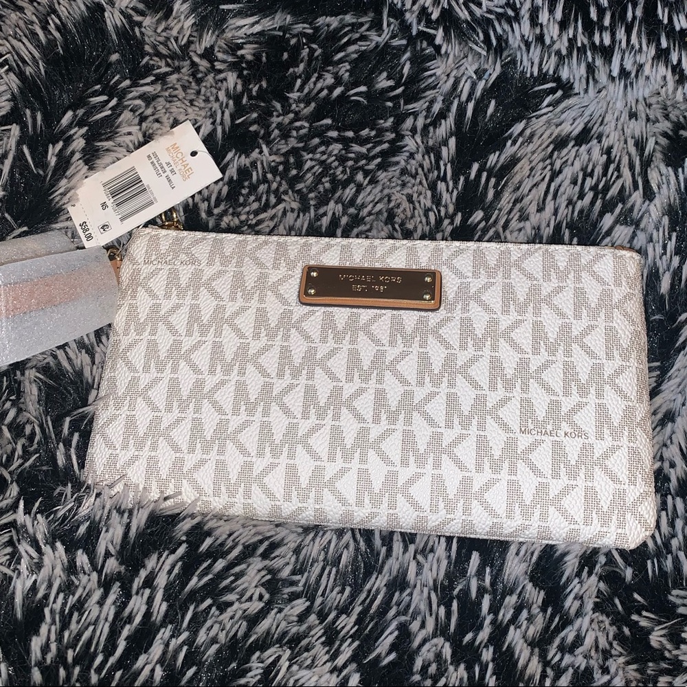 Michael Kors Jet Set Vanilla Medium Wristlet